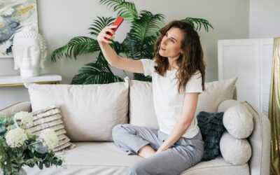 Jak okadzić mieszkanie białą szałwią, by poczuć świeżą energię?