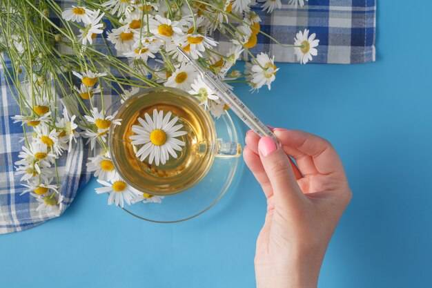 Rumianek do picia na co dobry i kiedy warto po niego sięgnąć?