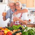 Czym wzmocnić organizm starszej osoby na co dzień?