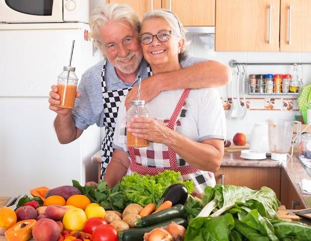 Czym wzmocnić organizm starszej osoby na co dzień?